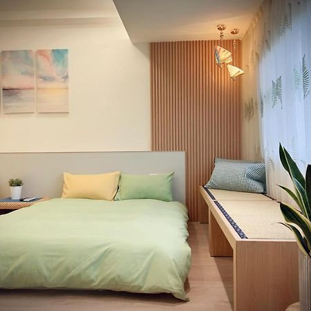 定春行旅 Haru Guesthouse Тайнань Экстерьер фото
