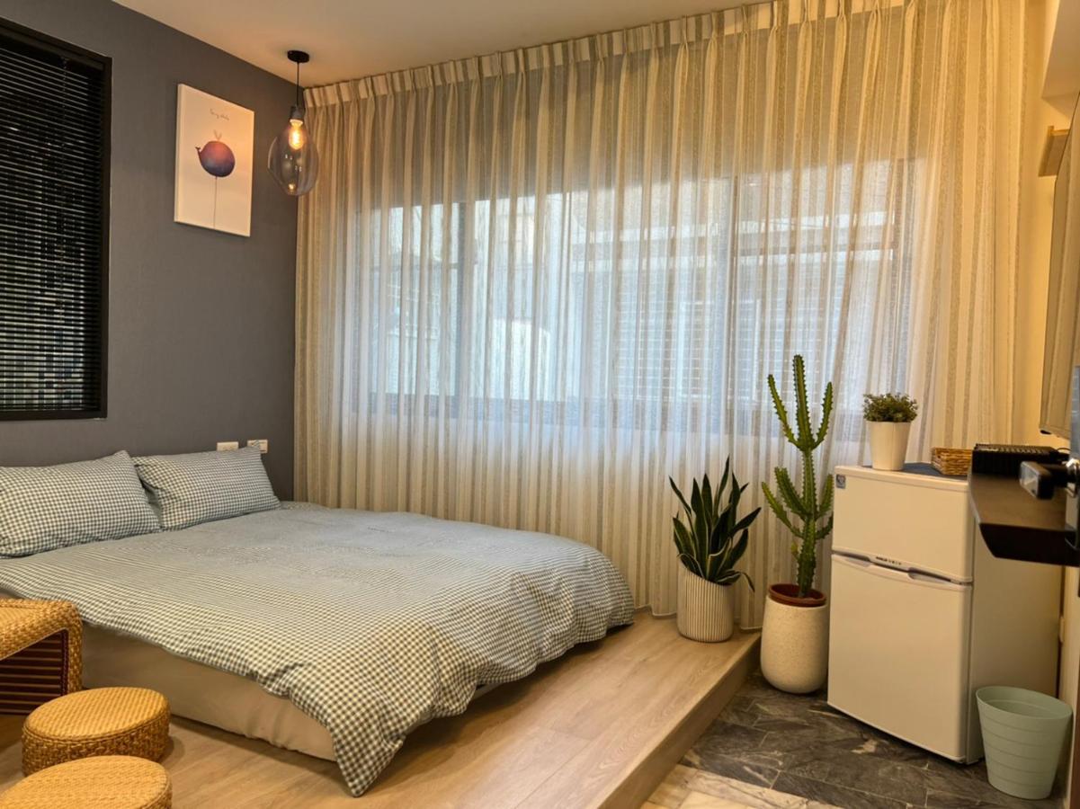 定春行旅 Haru Guesthouse Тайнань Экстерьер фото